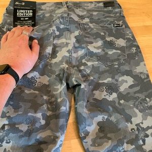 Women’s camo pants
